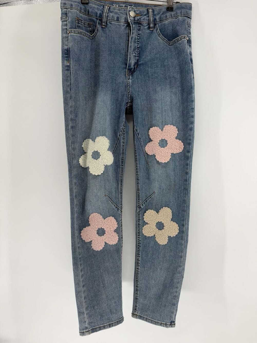Frank Lyman Floral Appliqué Jeans Medium Embellished Straight Leg Denim
